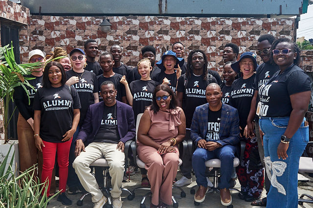 Group photo with alumni and facilitators